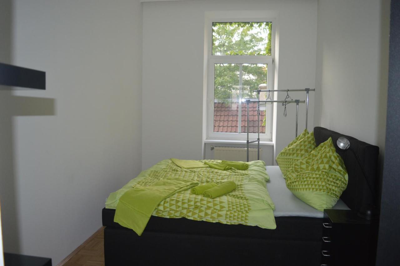 Nette Altbauwohnung Nur 10 Min Von Der City Vienna Esterno foto