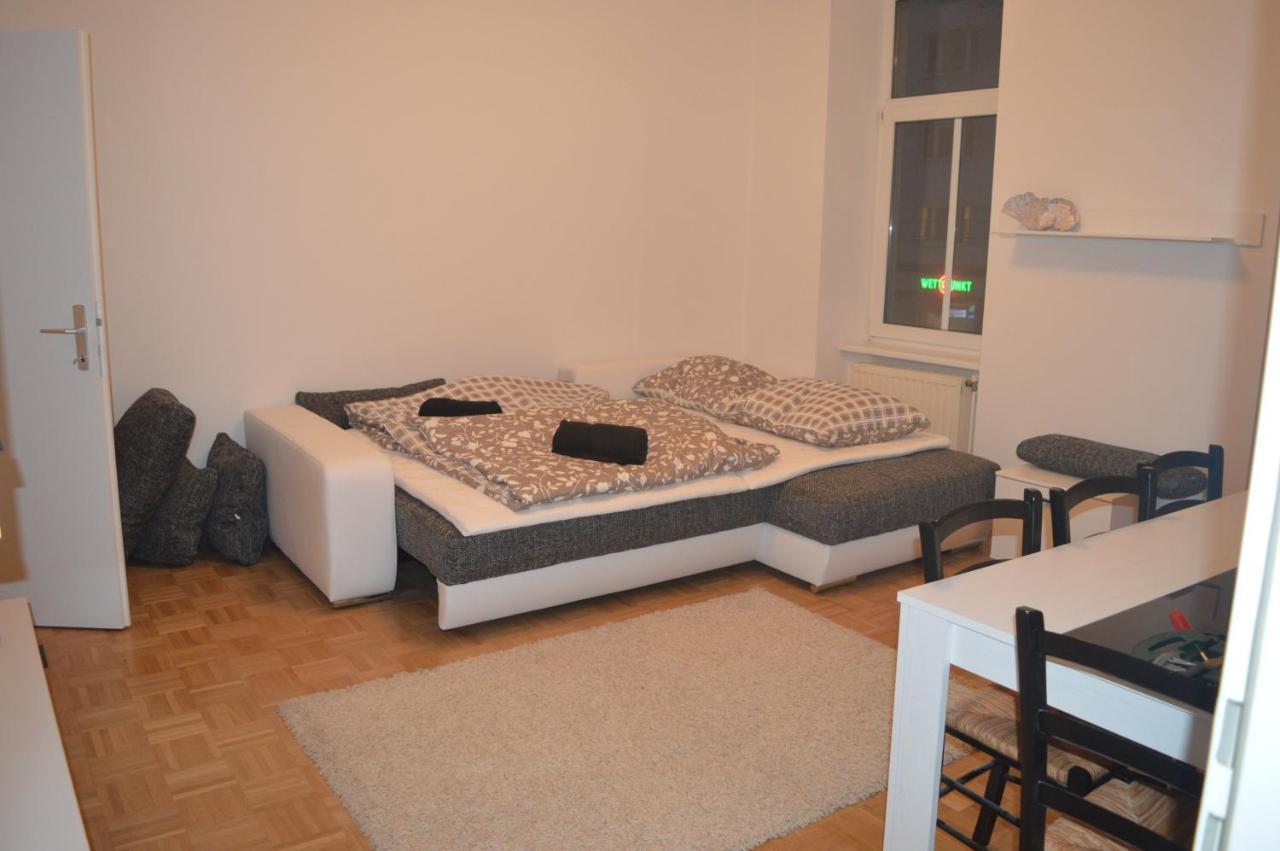 Nette Altbauwohnung Nur 10 Min Von Der City Vienna Esterno foto
