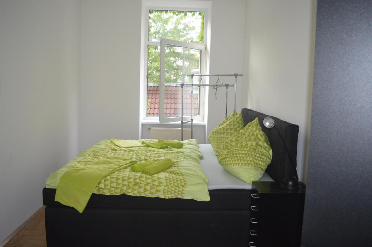 Nette Altbauwohnung Nur 10 Min Von Der City Vienna Esterno foto