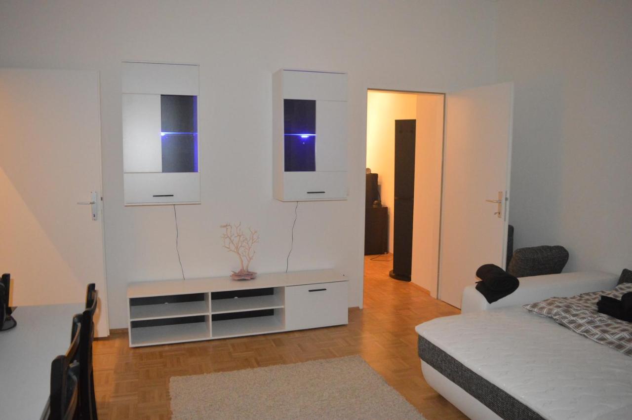 Nette Altbauwohnung Nur 10 Min Von Der City Vienna Esterno foto
