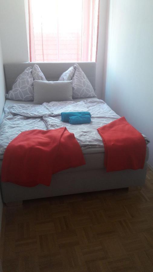 Nette Altbauwohnung Nur 10 Min Von Der City Vienna Esterno foto